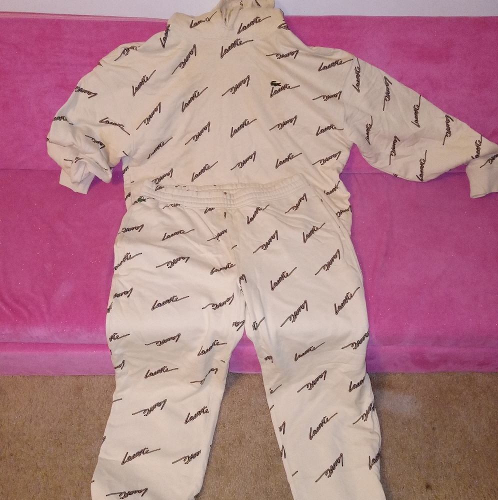Lacoste sweatsuit